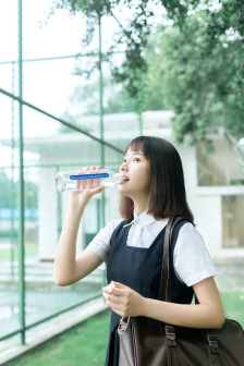 寂静之地2 电影